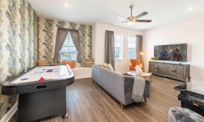 Chic 4 Bdrm Home with Gaming Loft at Encore